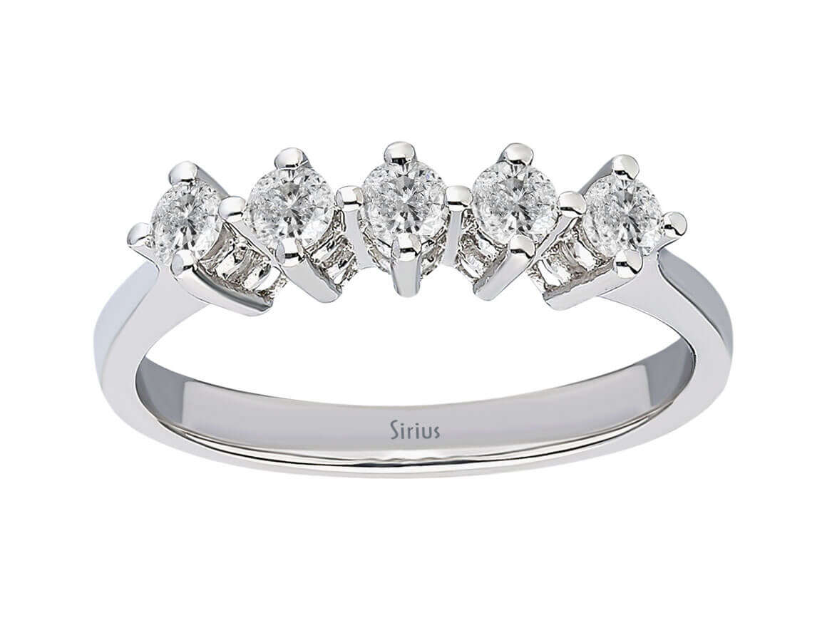 Feiner Fünfsteinring mit Diamanten – 0,38 Karat in 14K Weißgold
