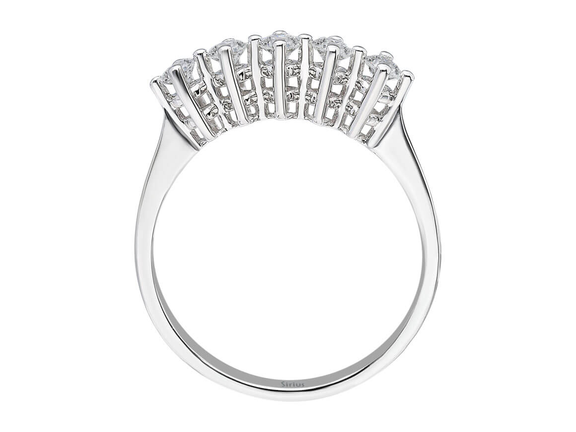 Feiner Fünfsteinring mit Diamanten – 0,38 Karat in 14K Weißgold