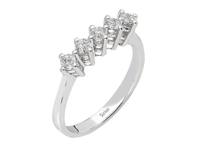 Feiner Fünfsteinring mit Diamanten – 0,38 Karat in 14K Weißgold
