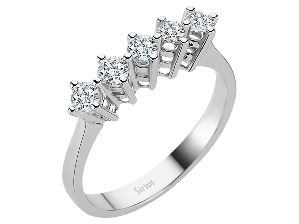Fünfsteinring mit 0,54 ct Diamanten | 14K Weißgold - hochwertiger Schmuck von Rosy Lab Diamonds