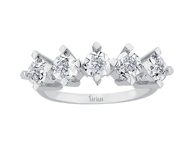 Stylish white gold ring with five sparkling diamonds
