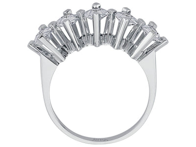 Stylish white gold ring with five sparkling diamonds