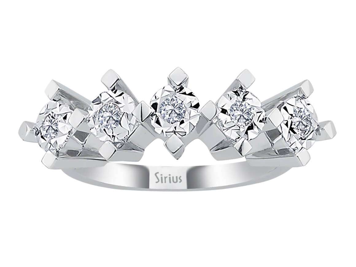 Eleganter Weißgold-Ring mit fünf laborgezüchteten Diamanten in 8 Karat Gold - hochwertiger Schmuck von Rosy Lab Diamonds