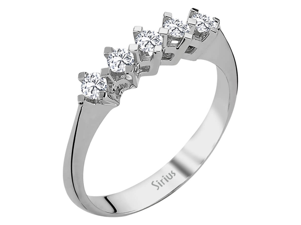 Bague en or blanc avec 5 diamants de laboratoire – 14 carats, 2,36 g – Bijoux haut de gamme de Rosy Lab Diamonds