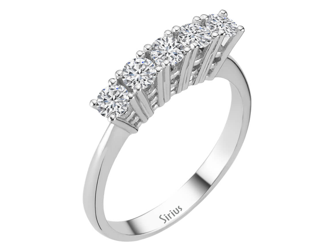 Bague à 5 pierres avec 0,74 ct de diamants de laboratoire – Or Blanc 18 carats pour une élégance raffinée – Bijoux haut de gamme de Rosy Lab Diamonds