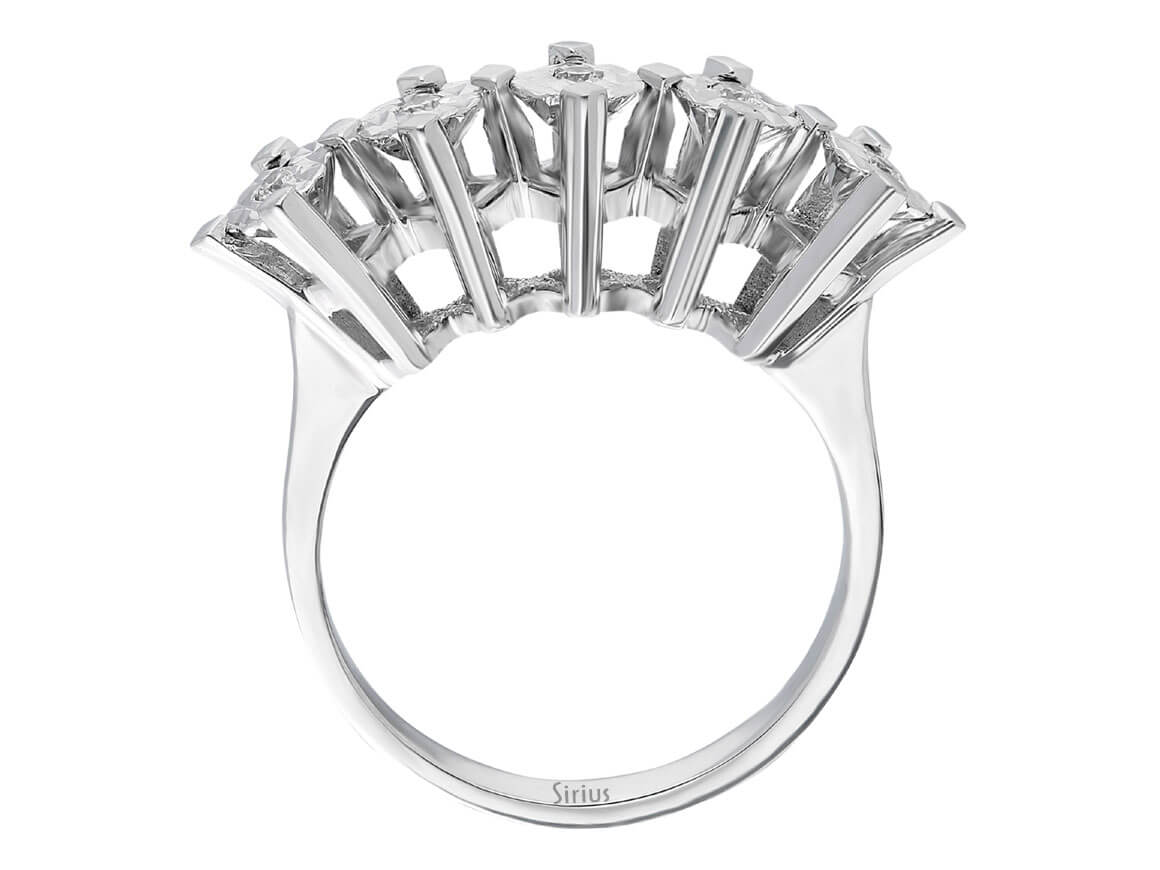 Ring with 5 round diamonds, each 0.09 carat, 8K white gold