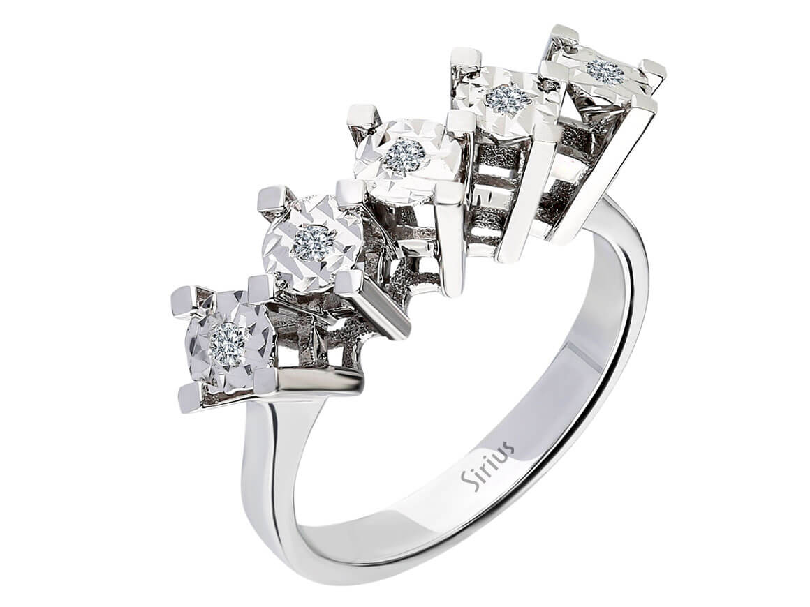 Ring with 5 round diamonds, each 0.09 carat, 8K white gold