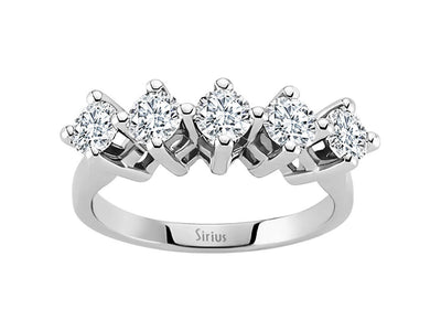 Klassischer Weißgoldring mit 5 Labordiamanten im Brillantschliff