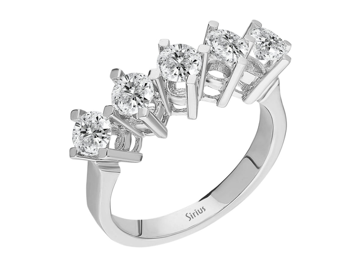 Bague en diamant à 5 pierres de 1,50 carat en Or Blanc 14 carats – l’élégance à l’état pur – Bijoux haut de gamme de Rosy Lab Diamonds