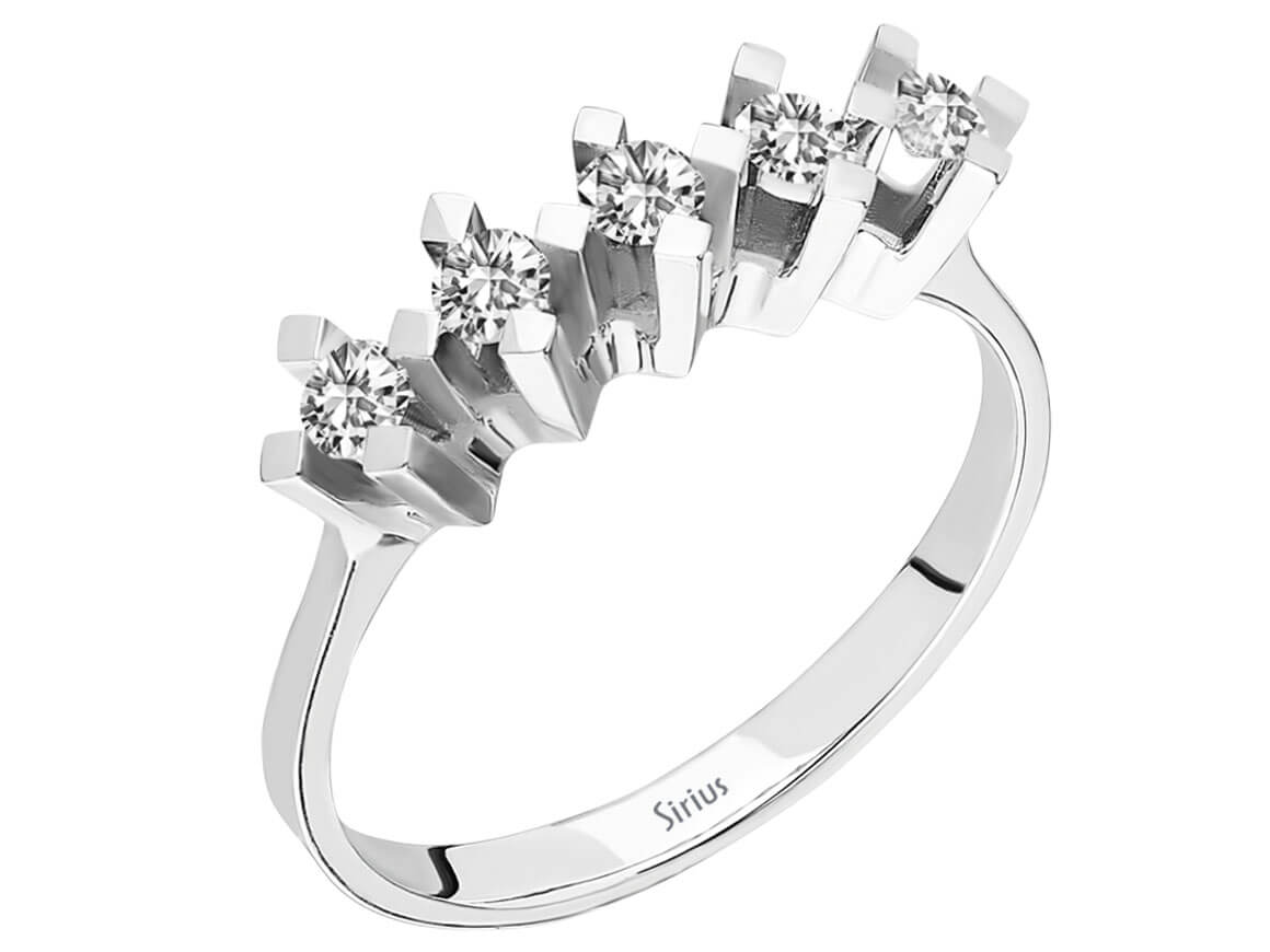 Diamond ring with 5 stones – 0.40 ct – 14K white gold