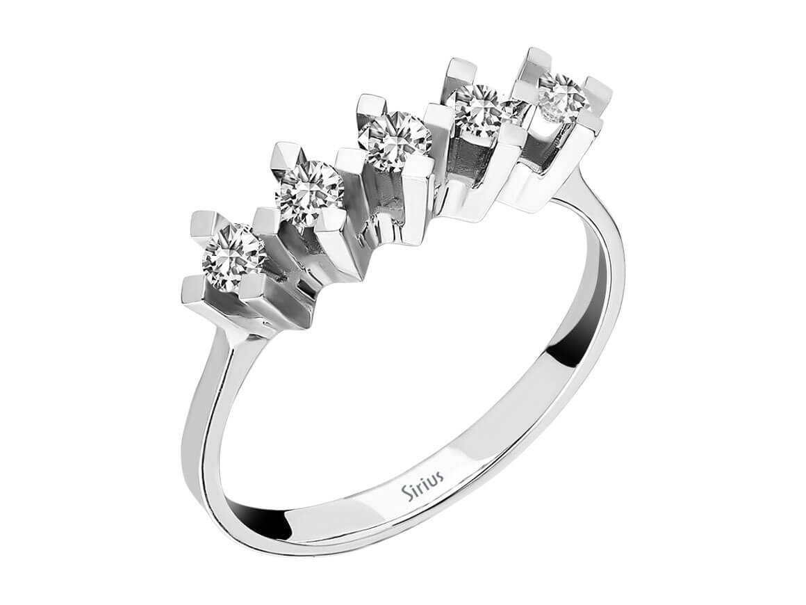 Klassischer 5-Stein-Diamantring aus 14K Gold - Brillanter Look - hochwertiger Schmuck von Rosy Lab Diamonds