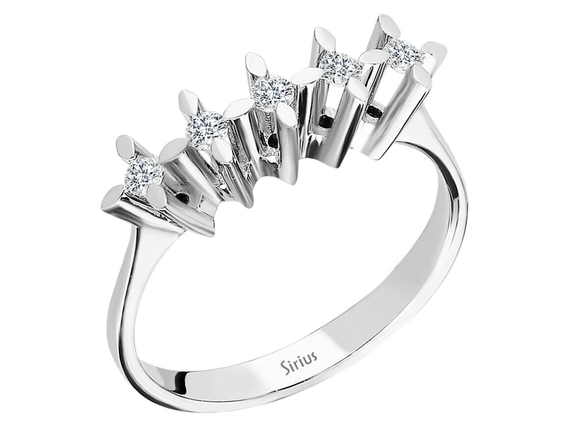 White Gold ring with 5 round diamonds - 8-karat - high-quality Jewelry from Rosy Lab Diamonds
