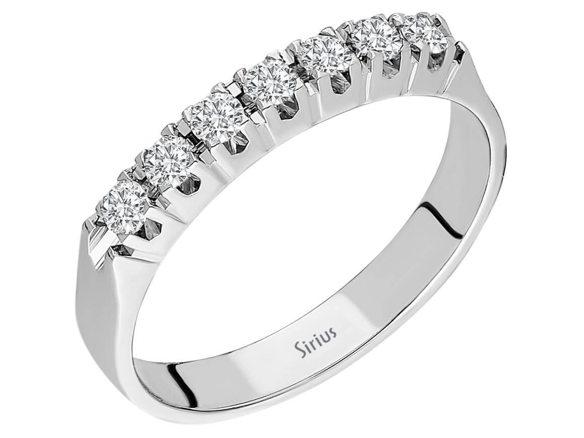 Zeitloser 7-Stein Rundschliff Diamantbandring in 14 Karat Weißgold