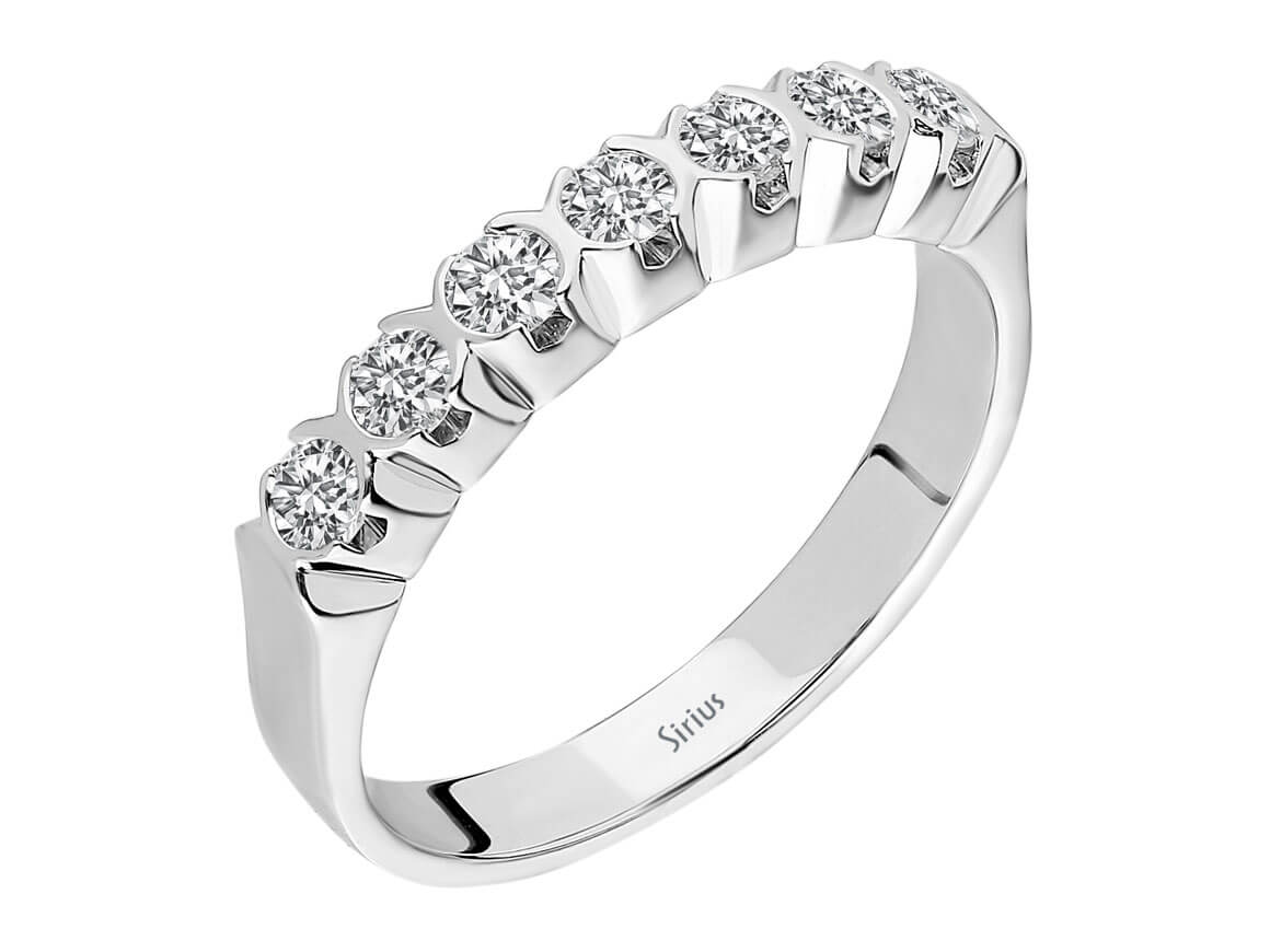 Zamansız 7 taşlı Yuvarlak Kesim elmas bant yüzük, 14K Beyaz Altın — Rosy Lab Diamonds’tan yüksek kaliteli Mücevher