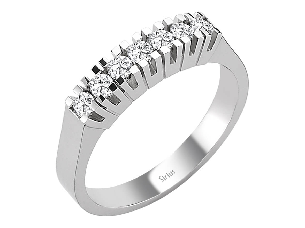 Weißgold Ring mit 7 laborgezüchteten Diamanten, insgesamt 0,32 Karat