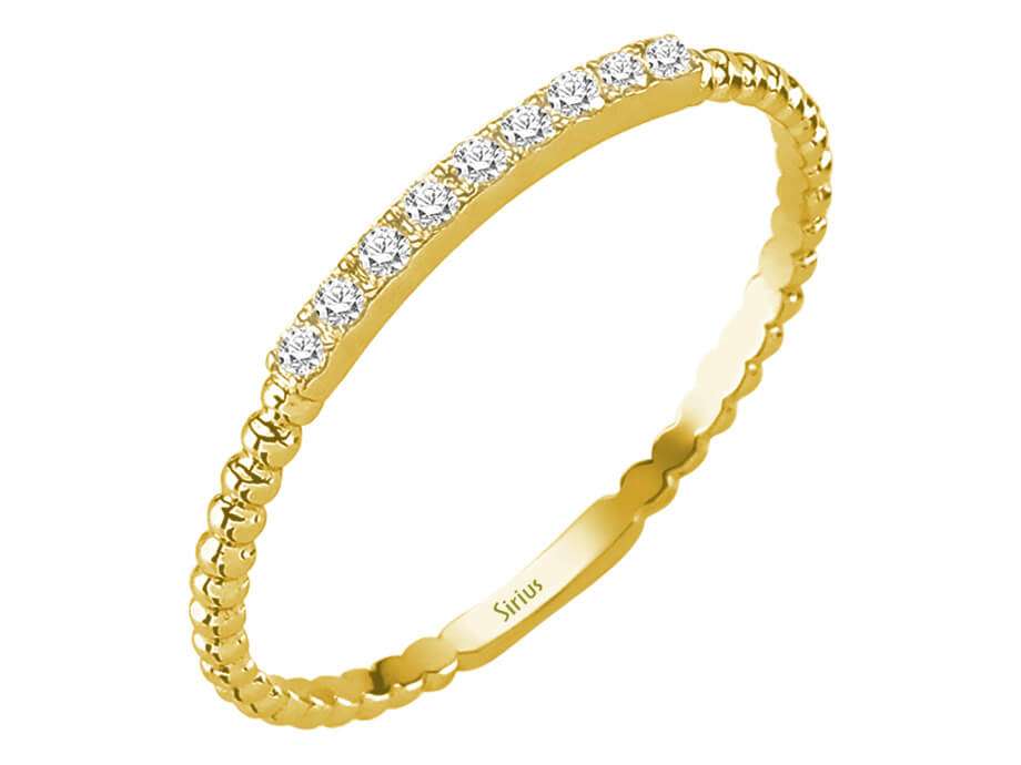 Feiner Diamantring mit 9 laborgezüchteten Steinen aus 8K Gelbgold