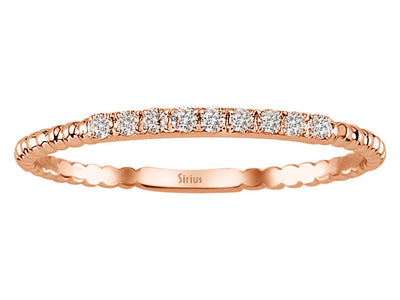 Feiner Diamantring mit 9 laborgezüchteten Steinen aus 8K Roségold