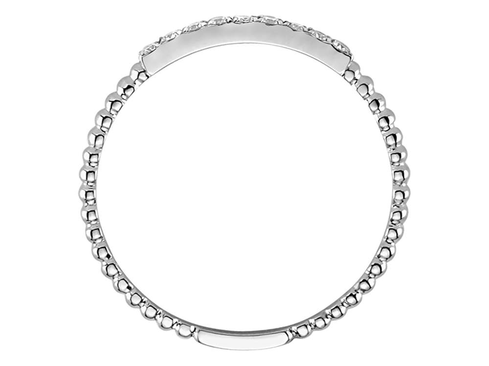 Filigraner Diamantring mit 9 laborgezüchteten Steinen aus 8K Weißgold