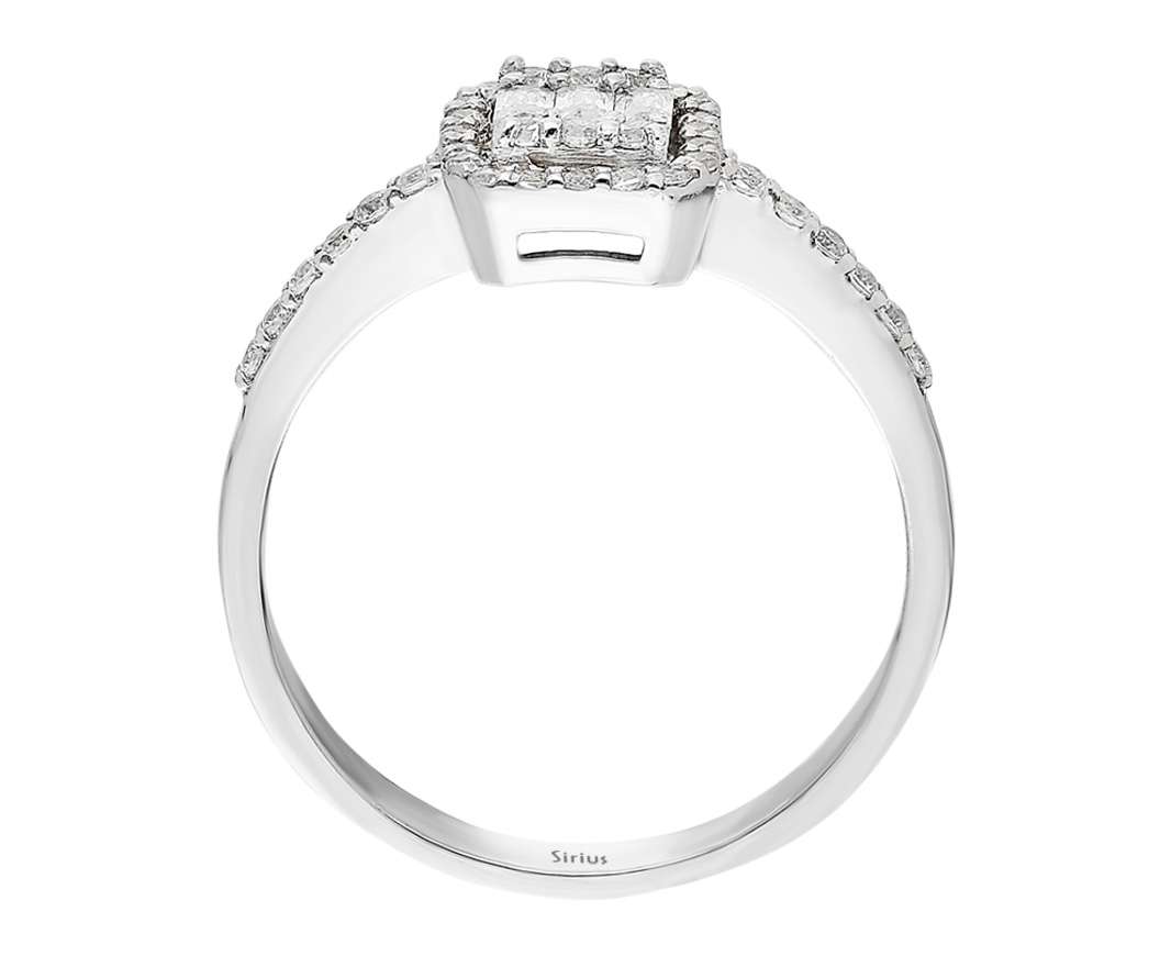 Elegant baguette and round diamond ring made of 14 karat white gold