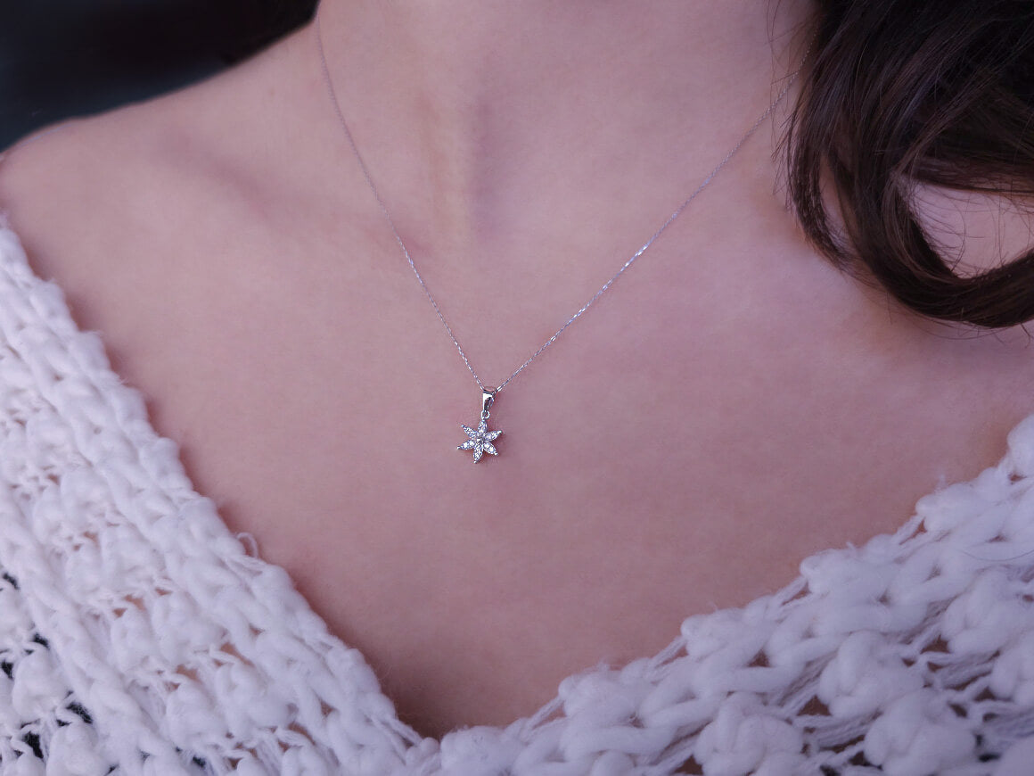 Pendant "Çiğdem" with lab-grown diamonds in 14K white gold