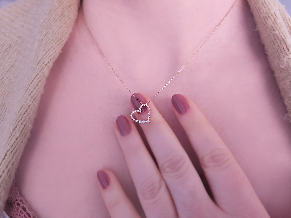 Pendentif cœur avec 23 diamants de laboratoire en or 8 carats | Bijoux romantiques - bijoux haut de gamme de Rosy Lab Diamonds
