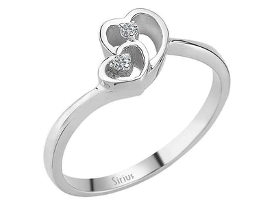 Zarter Ring mit zwei kleinen runden Diamanten in Herzfassung aus 8 Karat Weißgold