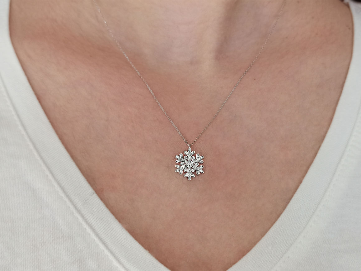 Snowflake pendant with diamonds – 14K white gold