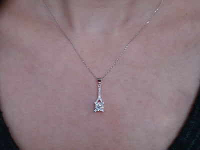 Paris-style necklace with large lab diamond & pavé setting in 14K white gold – 02P0011