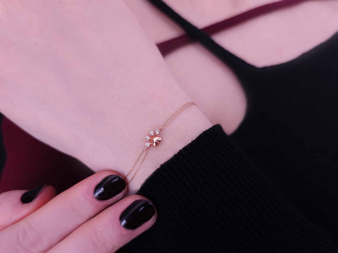 Zartes Armband mit Herz- und Pfotendesign sowie 4 lab-grown Diamanten