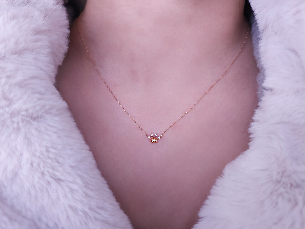 Paw pendant with heart & 4 lab diamonds in 14K rose gold