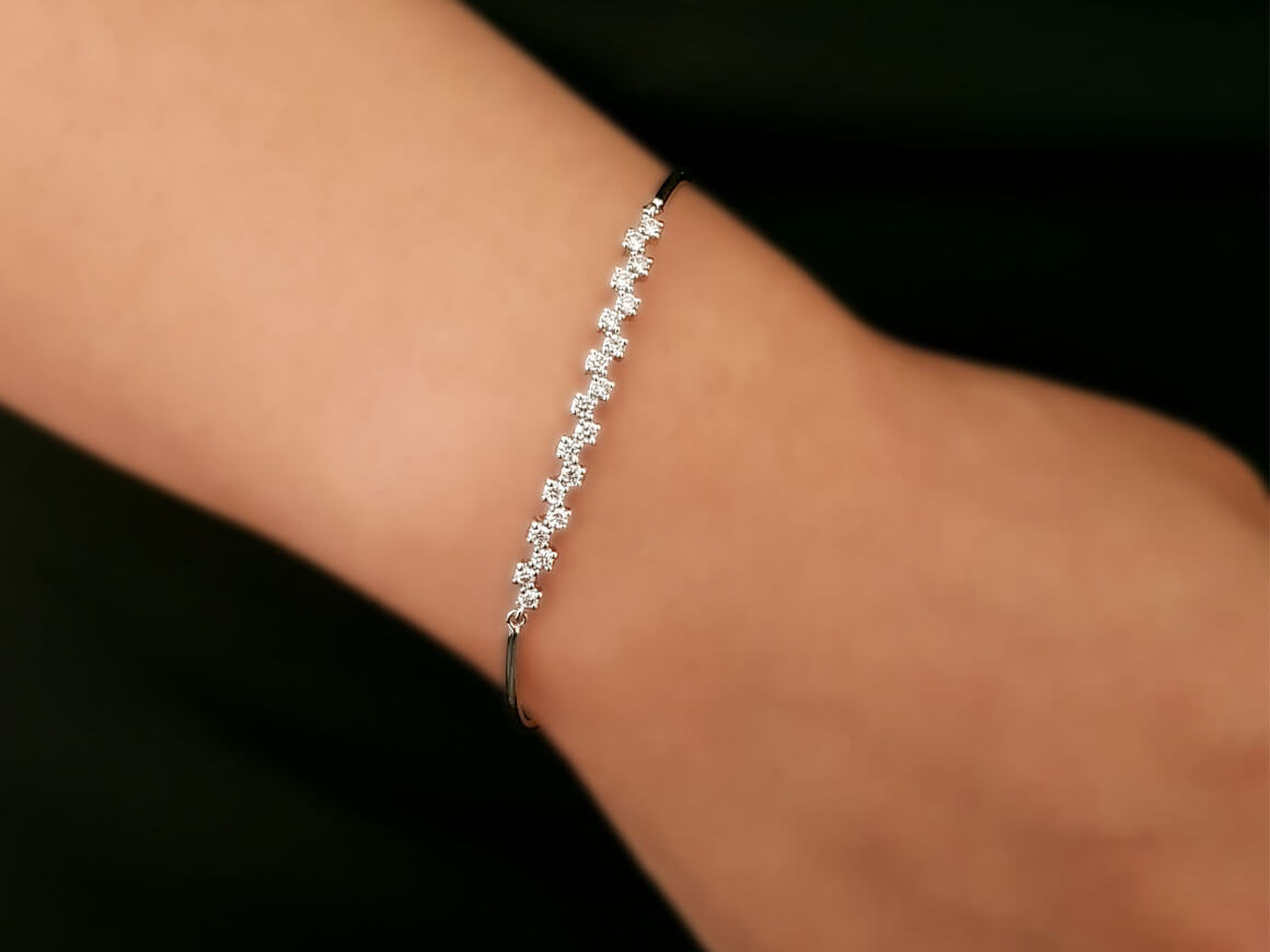 Bracelet jonc avec 19 diamants de laboratoire en Or Blanc 14 carats – 0,48 ct | 23B0003 – Bijoux haut de gamme de Rosy Lab Diamonds