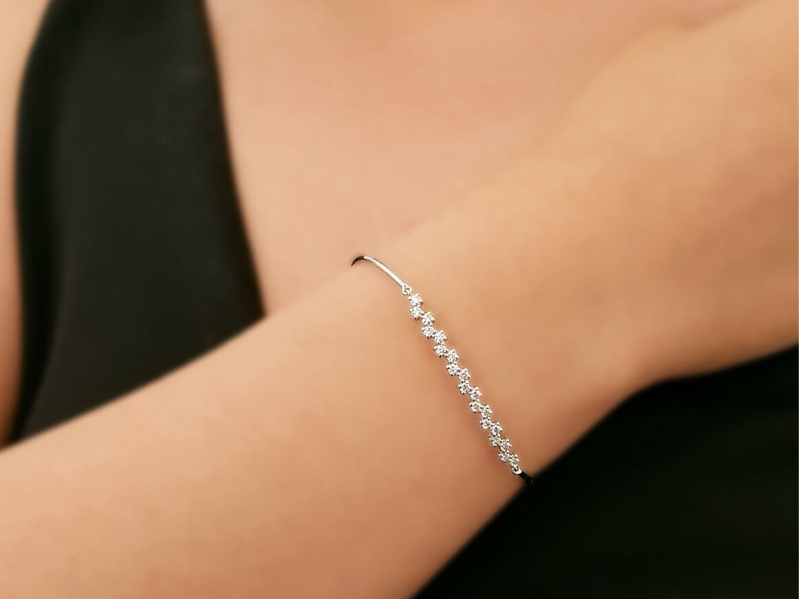 Bracelet jonc avec 19 diamants de laboratoire en Or Blanc 14 carats – 0,48 ct | 23B0003 – Bijoux haut de gamme de Rosy Lab Diamonds