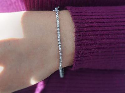 Fine tennis bracelet with 84 round diamonds in 14K white gold – 1.40 ct