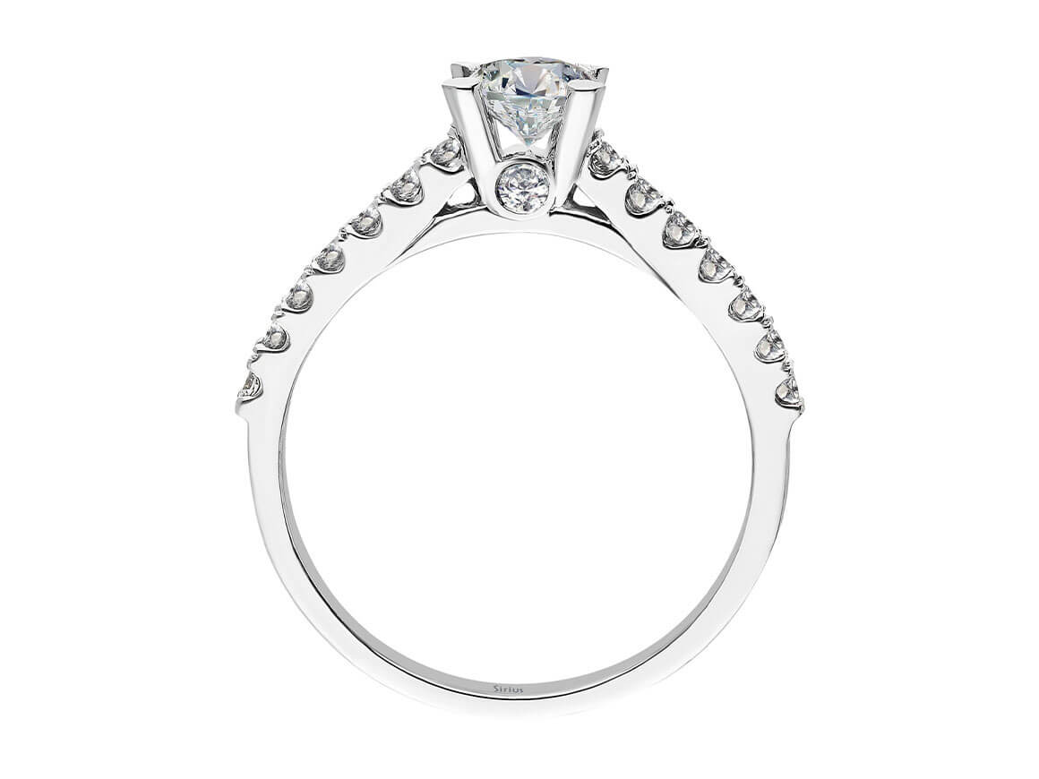 Weißgold-Diamantring mit 1 Hauptdiamant (0,44 Karat) und 16 Diamanten (0,31 Karat) im Rundschliff, 14K