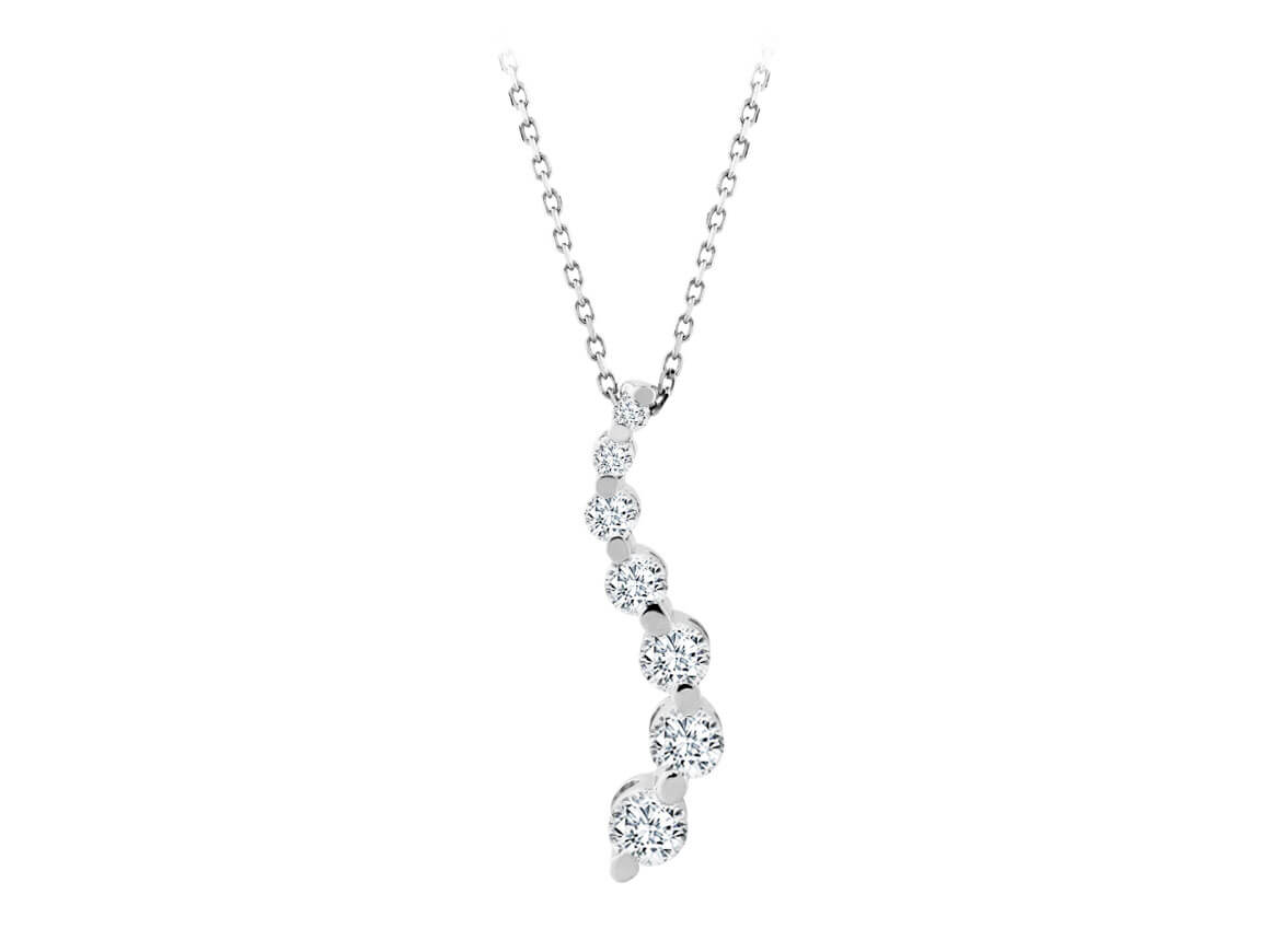 Pendant with 7 round lab diamonds in row design made of 14K gold
