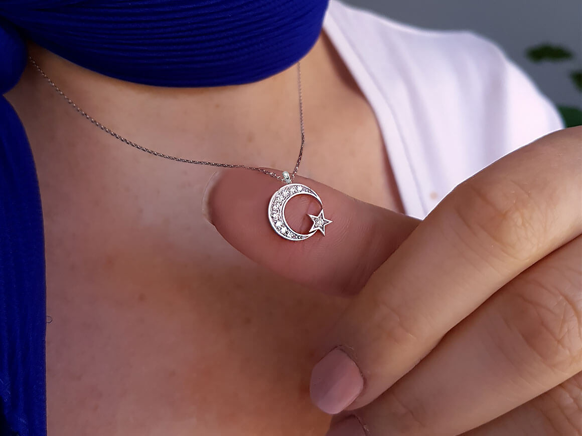 8K Beyaz Altından Pırlanta Ay Yıldız Kolye Ucu - 0,12 ct - Rosy Lab Diamonds’tan yüksek kaliteli Mücevher