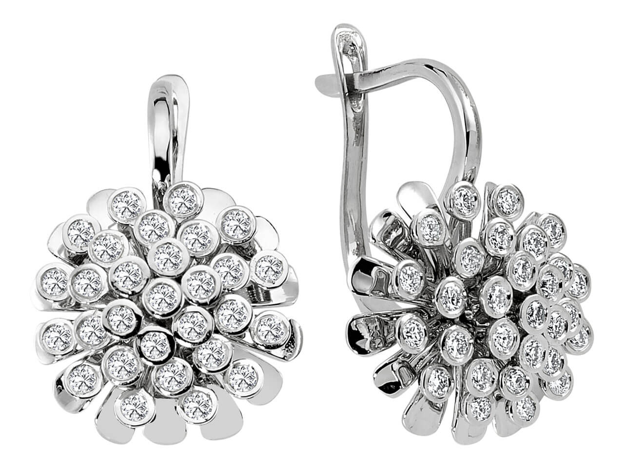 Boucles d'oreilles en diamant en forme de fleur avec 58 pierres en or blanc 585
