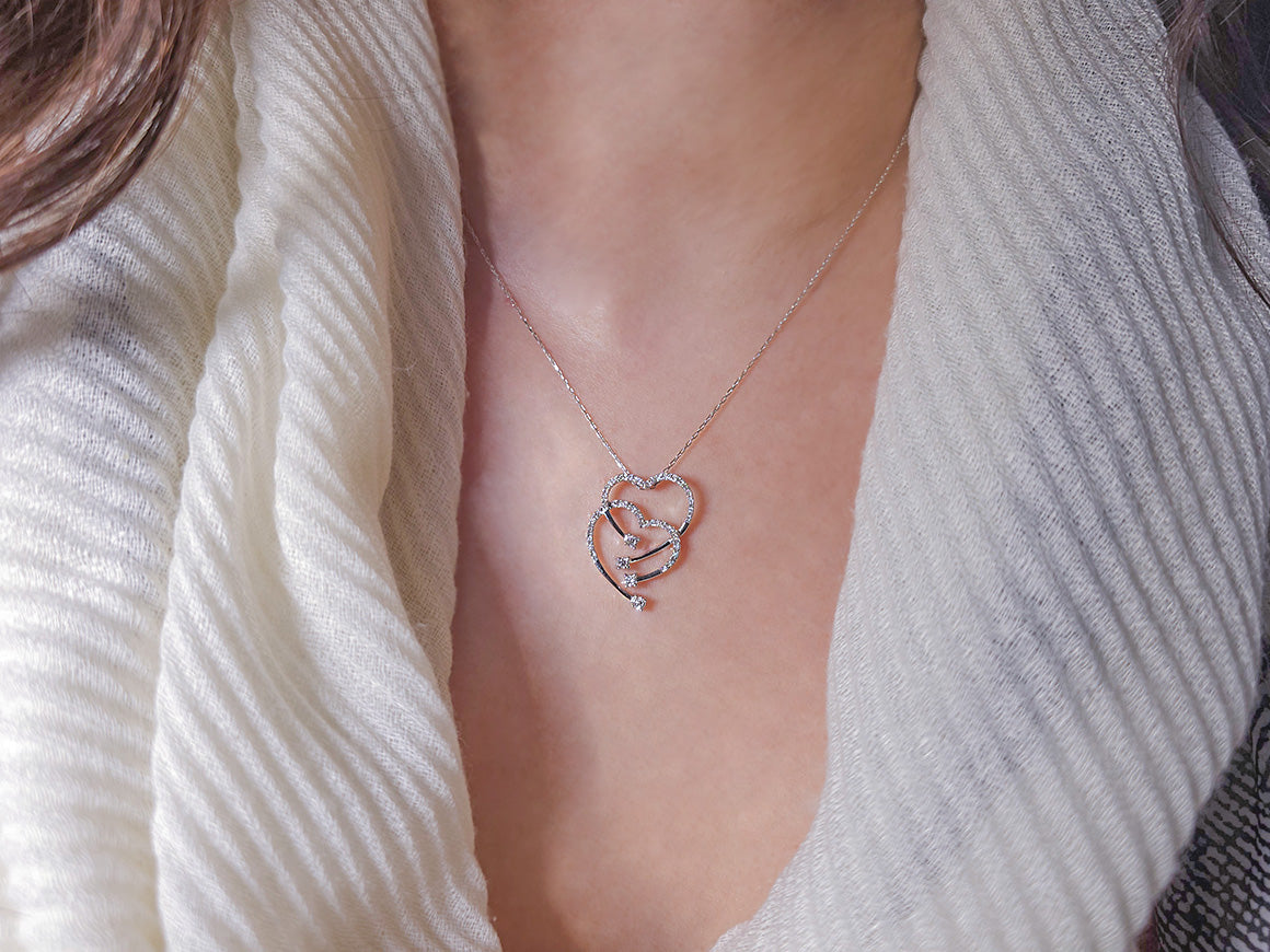 Collier Doppelherz avec 40 diamants ronds cultivés en laboratoire en or blanc 14K