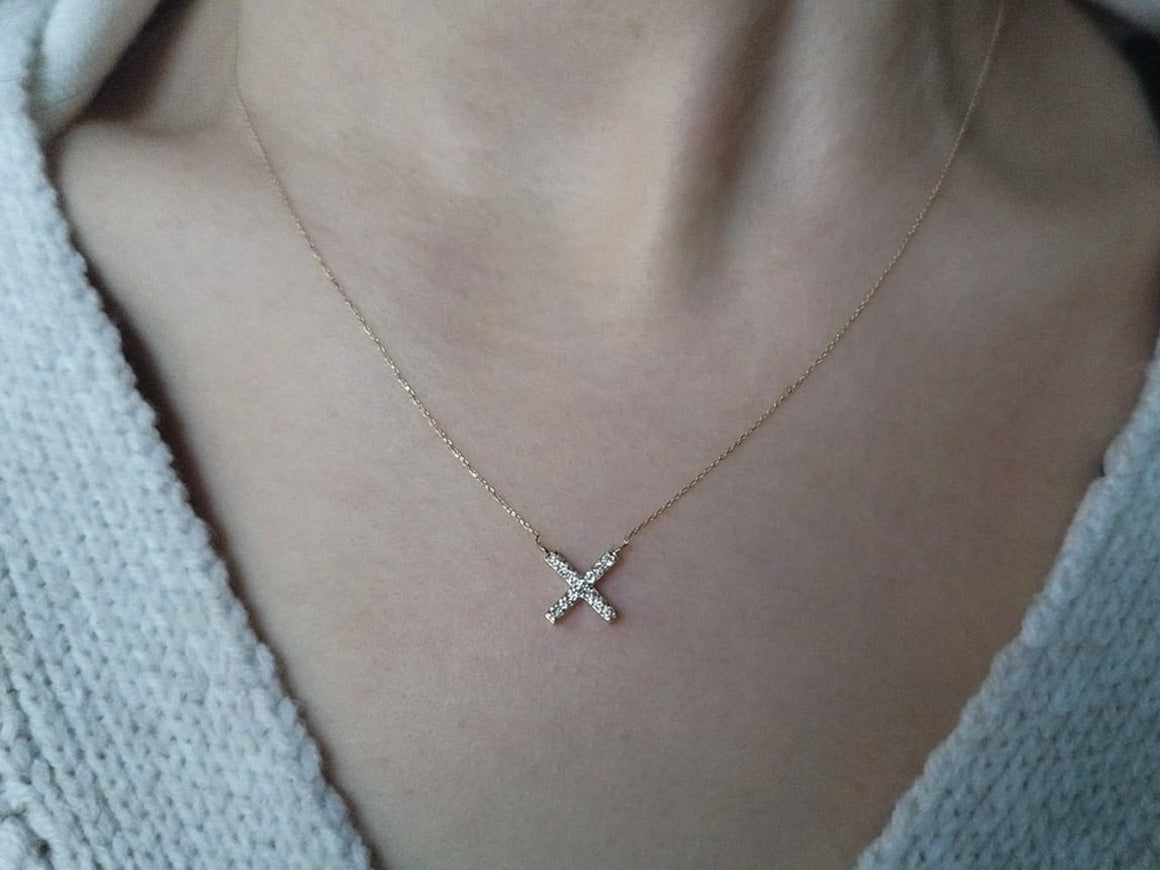Modern "X" pendant with 13 round lab diamonds – 0.11 ct in 14K gold
