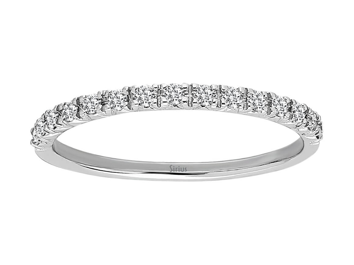 Bague demi-jonc raffinée en Or Blanc avec 15 diamants de synthèse | Bijoux en Or Blanc 8 carats – Bijoux haut de gamme de Rosy Lab Diamonds