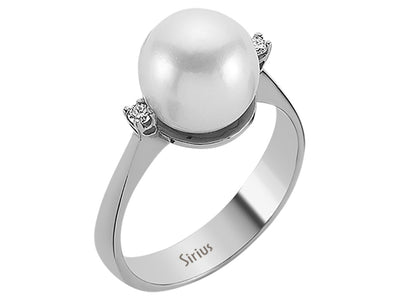 Weißgoldring mit 2 rund geschliffenen laborgezüchteten Diamanten 0,05 ct und 1 runder Perle 3,60 ct, 8 Karat Gold