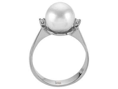 Weißgoldring mit 2 rund geschliffenen laborgezüchteten Diamanten 0,05 ct und 1 runder Perle 3,60 ct, 8 Karat Gold