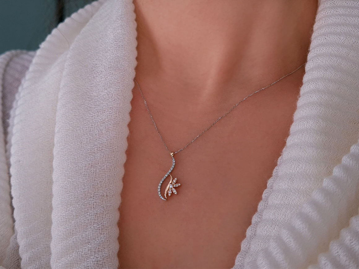 Kardelen pendant with 30 diamonds – 14K bicolor gold