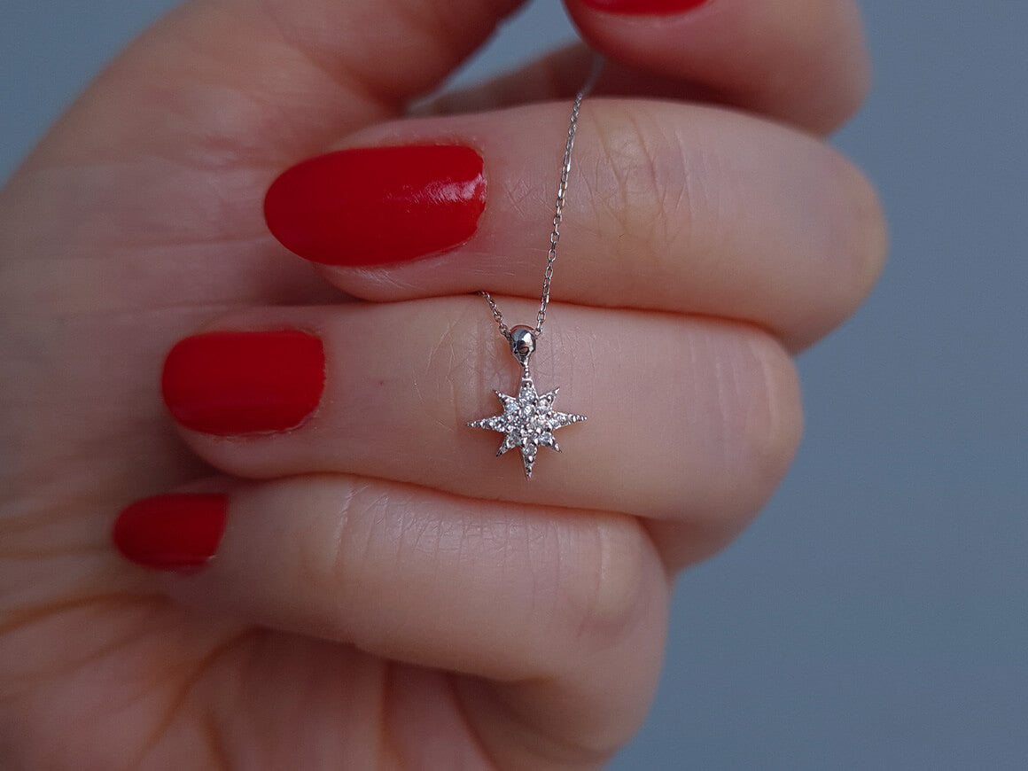 Necklace with Polar Star Pendant & 12 Lab Diamonds in 14K White Gold – 04P0171
