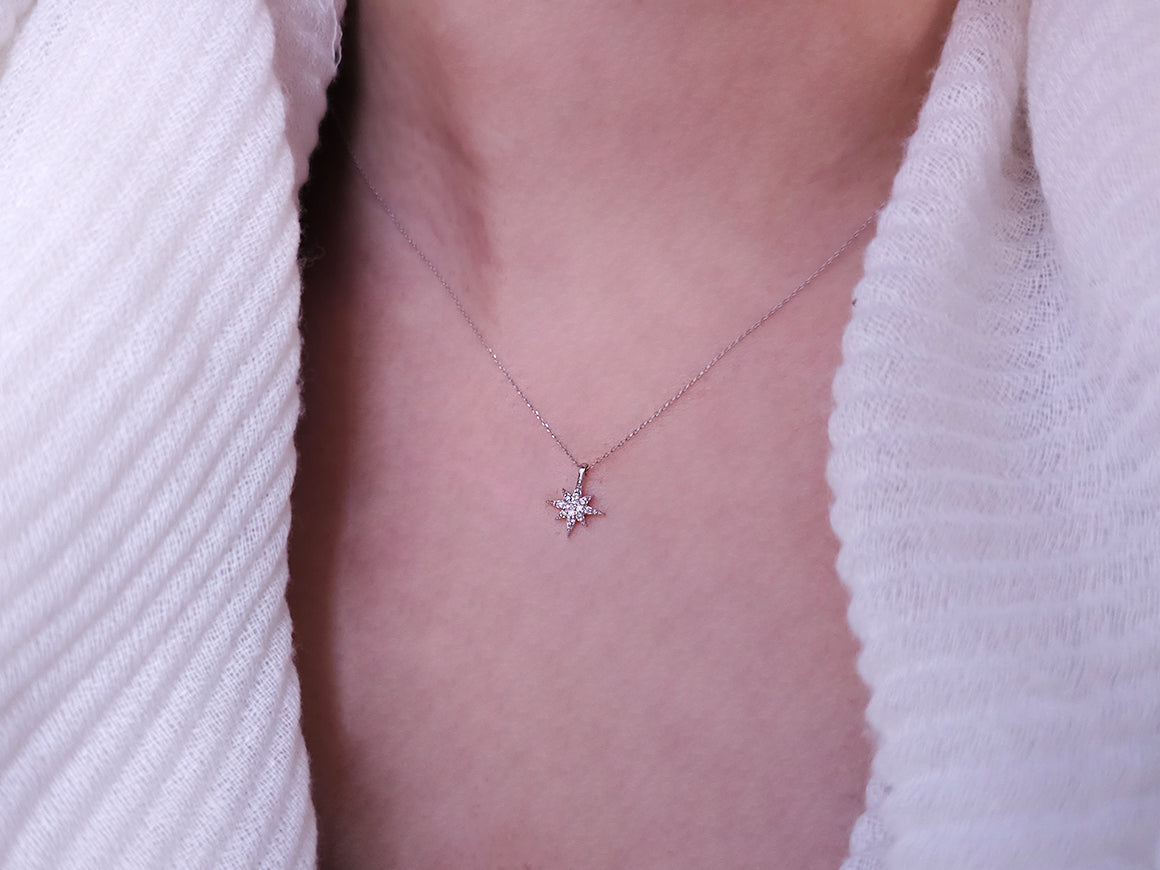 Necklace with Polar Star Pendant & 12 Lab Diamonds in 14K White Gold – 04P0171