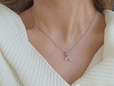 Elegant diamond pendant in 8K white gold – 0.12 ct