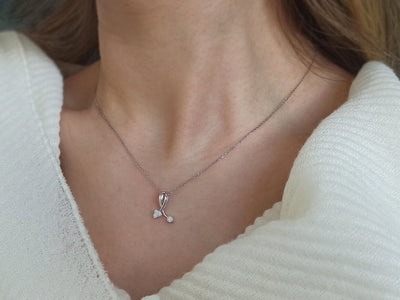 Elegant diamond pendant in 8K white gold – 0.12 ct