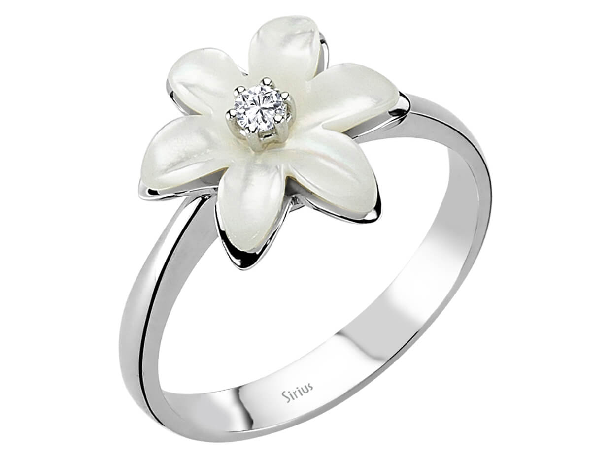 Weißgold-Ring mit laborgezüchtetem Diamant und Perlmutt-Blüte