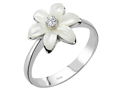 Weißgold-Ring mit laborgezüchtetem Diamant und Perlmutt-Blüte