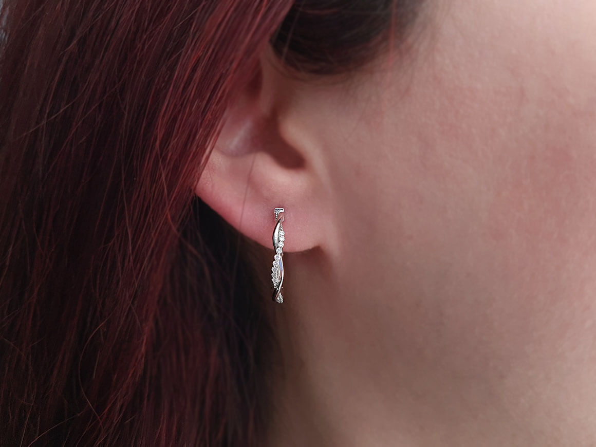 585 Beyaz Altın içinde 28 laboratuvar pırlantalı Halka Küpe - Rosy Lab Diamonds’tan kaliteli Mücevher